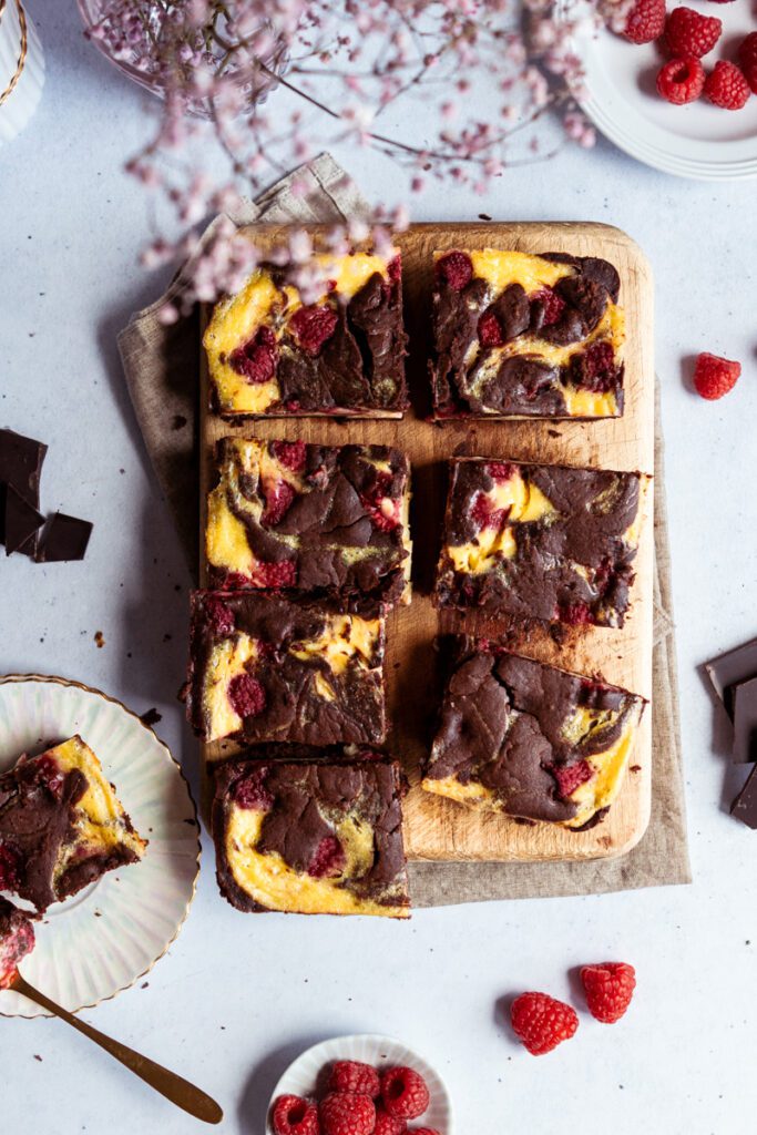 Storytelling Cheesecake Brownies mit Himbeeren Food Fotografie Tipps